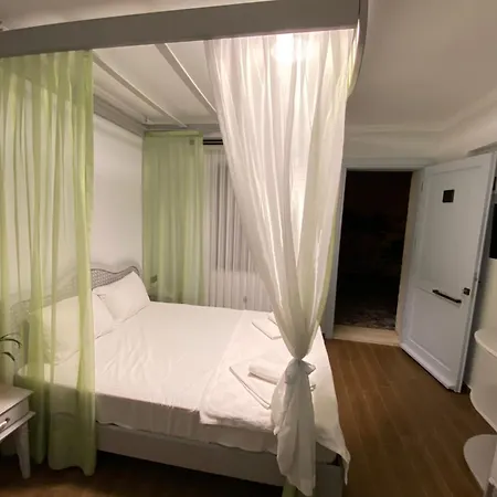 Oda ve Kahvaltı Mara Köy ıçi Luxury Alaçatı 3*